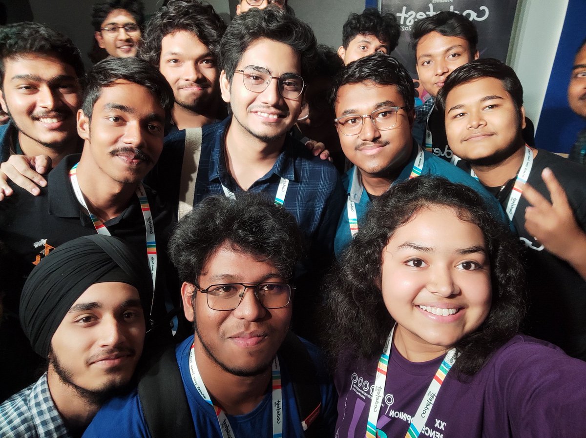 dscjisu's tweet photo. Wow, what an amazing time we had at Codefest 2023! 🎉 It was a jam-packed event with incredible speakers like @imanishbarnwal, @FValkyrie_17, @s_oumyadip, and @shubhayu64 sharing their knowledge and insights. 

 #Codefest2023 #techconference #learning #diversityinTech https://t.co/Gy04CVSApw