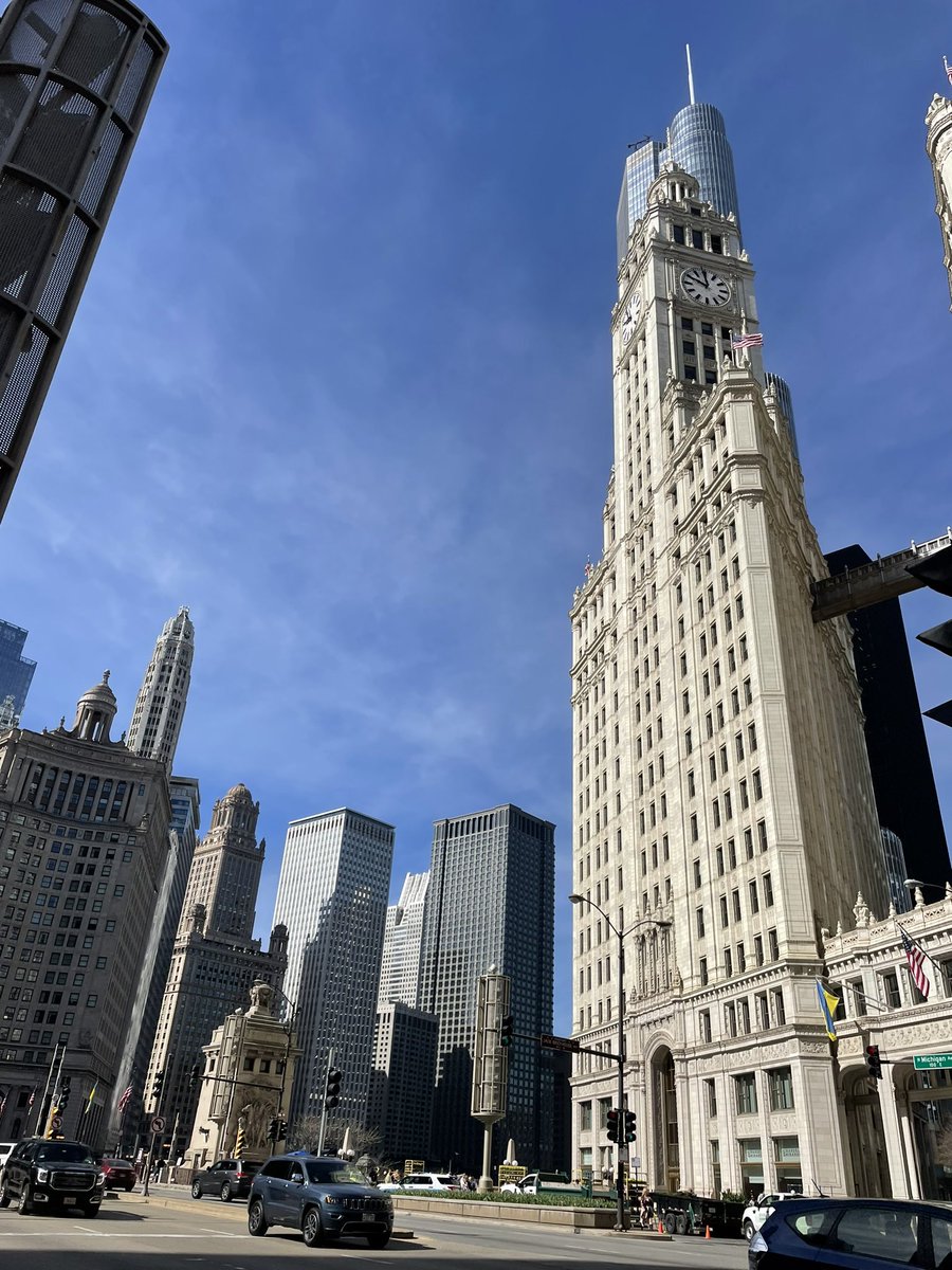 SoRoPhD's tweet photo. I just heard people talking about postionality on the street so it must be the start of a great morning —quick selfie before I have to be somewhere #AERA2023 #heychicago 💜💃🏻 https://t.co/L7o0I2oEwf