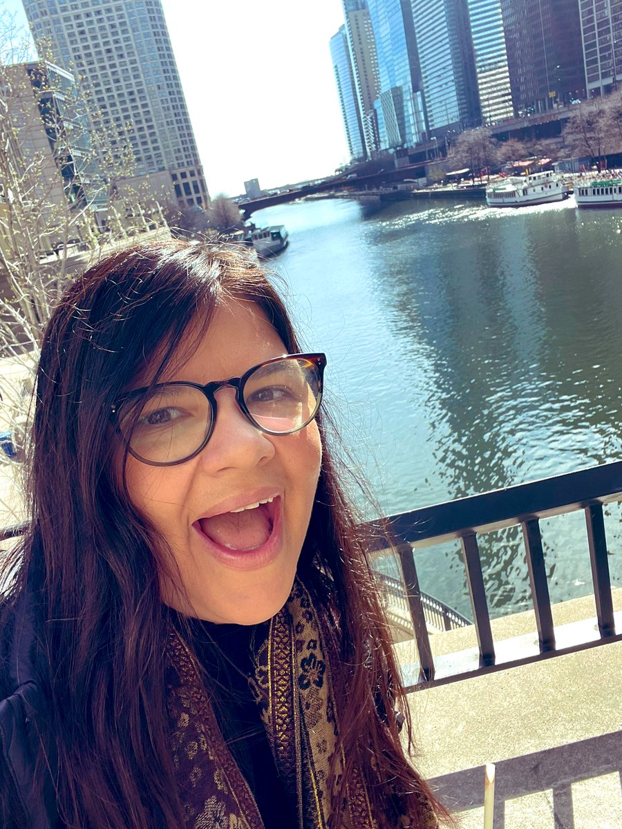 SoRoPhD's tweet photo. I just heard people talking about postionality on the street so it must be the start of a great morning —quick selfie before I have to be somewhere #AERA2023 #heychicago 💜💃🏻 https://t.co/L7o0I2oEwf