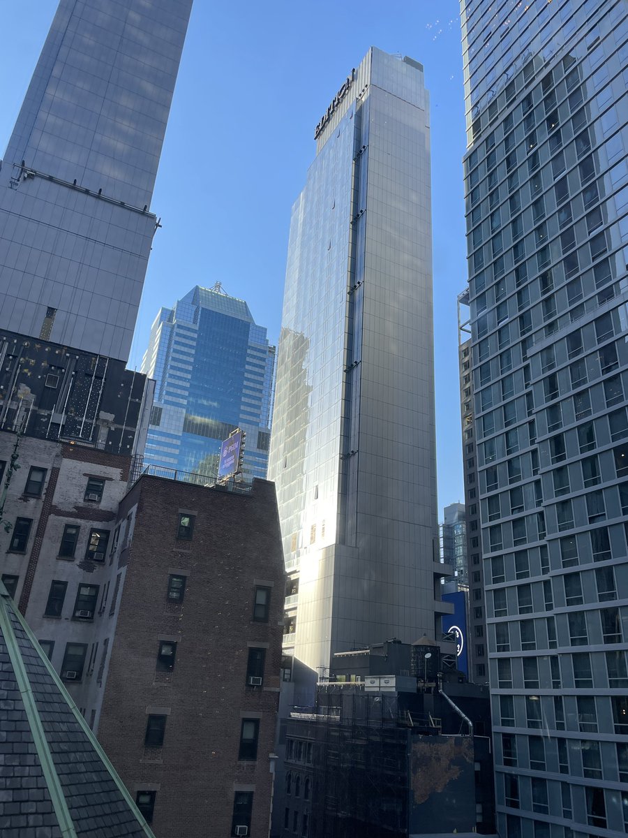 startsauce's tweet photo. 🗽🗽🗽GM SSEC fam from #NFTNYC ! Holla back! #startsauce @startsauce #Web3 #nft #KindnessMatters https://t.co/X4cxXYsKq4