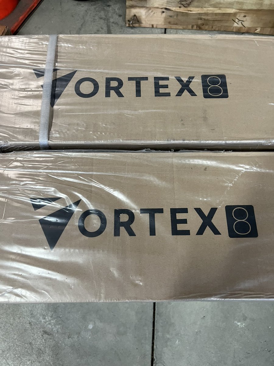 WLGMike's tweet photo. Creamsource is back in stock. You asked and we deliver. 

Vortex 8 kits now available. 
————

Creamsource est de retour en stock. Vous avez demandé et nous livrons.

Kits Vortex 8 maintenant disponibles.

@Creamsourceled 

#lighting #film #gaffer #led #setlife #newgear https://t.co/w2jKxRqg7y