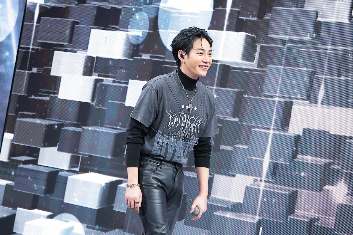 Palit_Official's tweet photo. เก็บตกภาพเบื้องหลัง @peckpalit
#ร้องข้ามกำแพงxPECK  #เป๊กผลิตโชค #PeckPaLitChoke 

ขอขอบคุณรายการ @thewallsong  🙏 https://t.co/UzgIuQPIzS