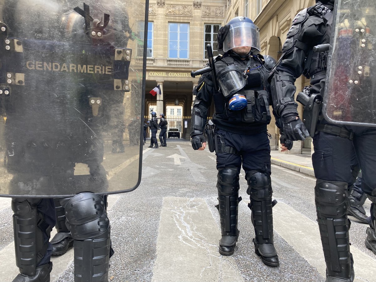 Le Conseil constitutionnel est en train de délibérer sur la réforme des retraites, dans la sérénité… 😅