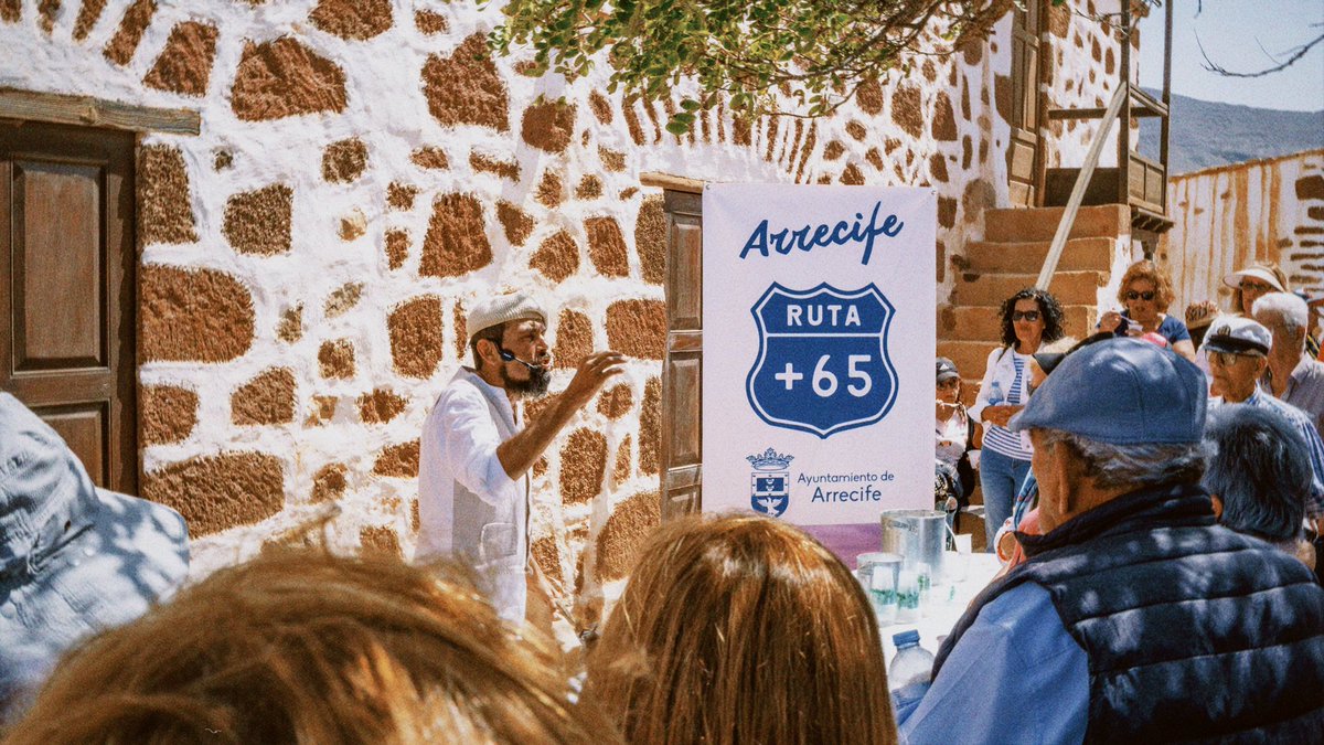 AlcaldesaAstrid's tweet photo. Esta mañana hemos estado con nuestros mayores del municipio de Arrecife en Fuerteventura 🏝️.
Visitamos el museo de La Alcogida en la aldea de Tefia 👀 y hemos pasado un día muy divertido entre todos💙.
#Arrecife #AyuntamientodeArrecife #Mayores #Fuerteventura #Tefia https://t.co/cDaIUM85GA