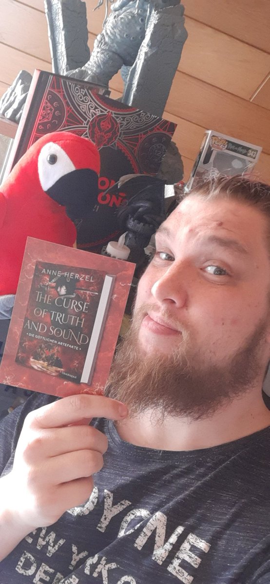 DocMoxxie's tweet photo. Zwar leider auch etwas spät, aber besser spät als nie xD
Post ist schuld xD
Auch ich mach mit beim #Coverflashmob von "The Curse of Truth and Sound" dem Buch von @Wellenbuch vom @bookspotverlag https://t.co/Dr7yk15Bdj