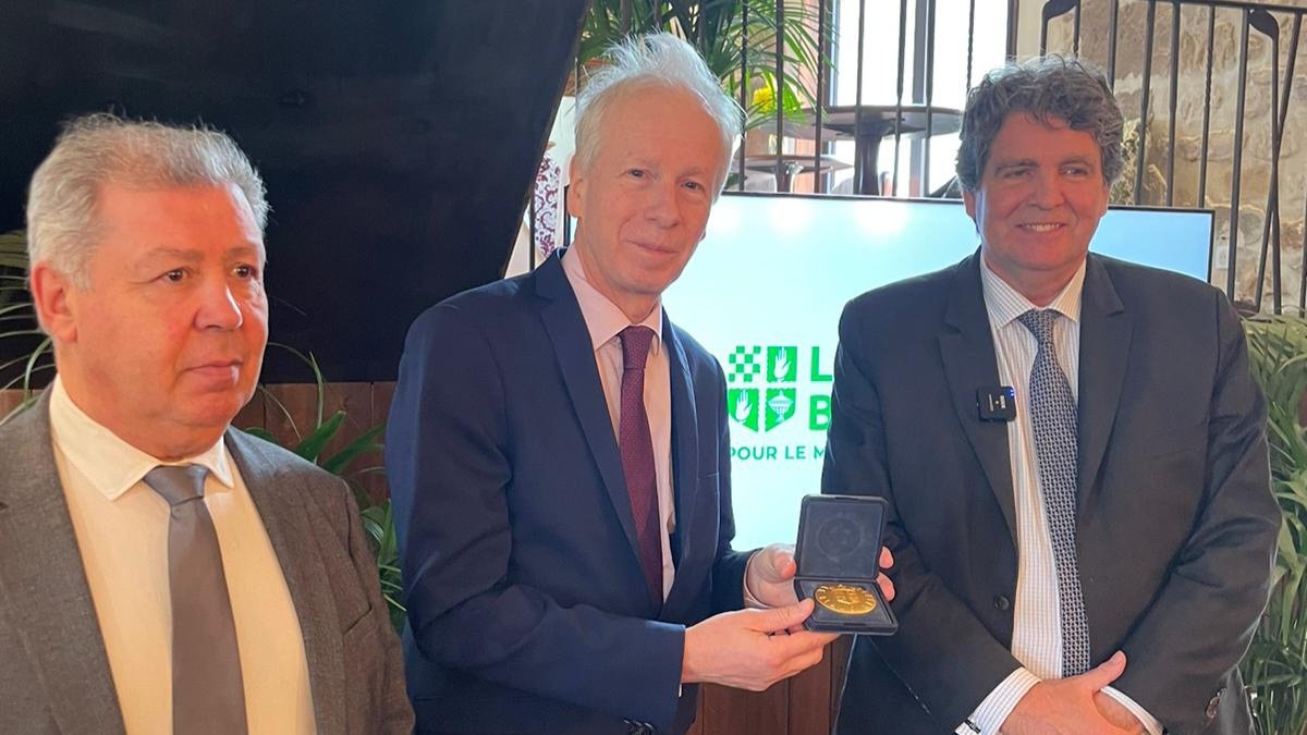 Avec le Sénateur <a href="/ThierryMeignen/">Thierry MEIGNEN</a>, le maire Jean-Philippe Ranquet et leur équipe, j’ai visité <a href="/leblanc_mesnil/">Le Blanc-Mesnil</a>, où sont relevés les enjeux de la France diversifiée d’aujourd’hui et de demain. Merci pour votre accueil chaleureux !