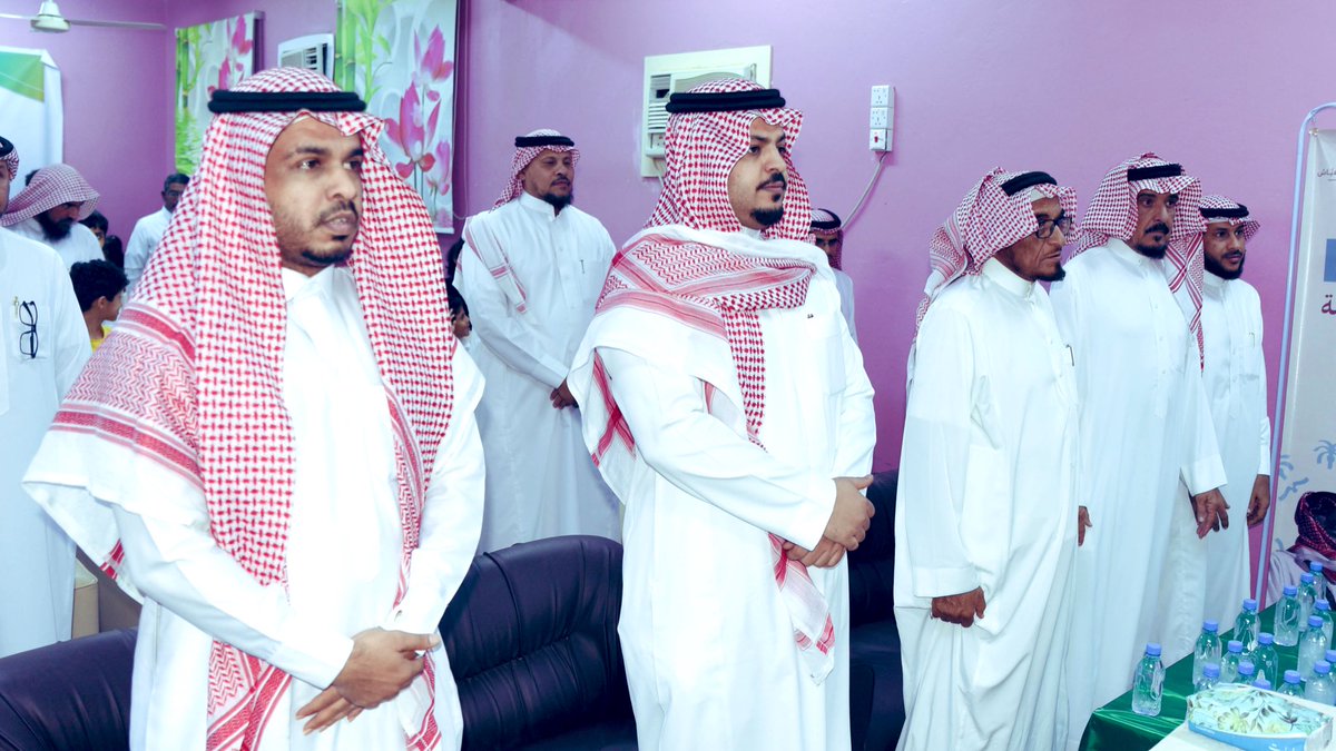 tan_ayash36's tweet photo. سعادة رئيس مركز وادي مقاب الأستاذ سلطان البقمي ، يدشن مشروع كسوة العيد ، الذي تنفذه جمعية التنمية الأهلية بعياش بالشراكة مع جمعية البر الخيرية بأبو عريش @bir_aboarish  بدعم من منصة إحسان @EhsanSA ، والذي يخدم عدد  ١٦٠ مستفيد ومستفيدة من الأيتام وأبناء الشهداء. https://t.co/i7tJFnaqEn