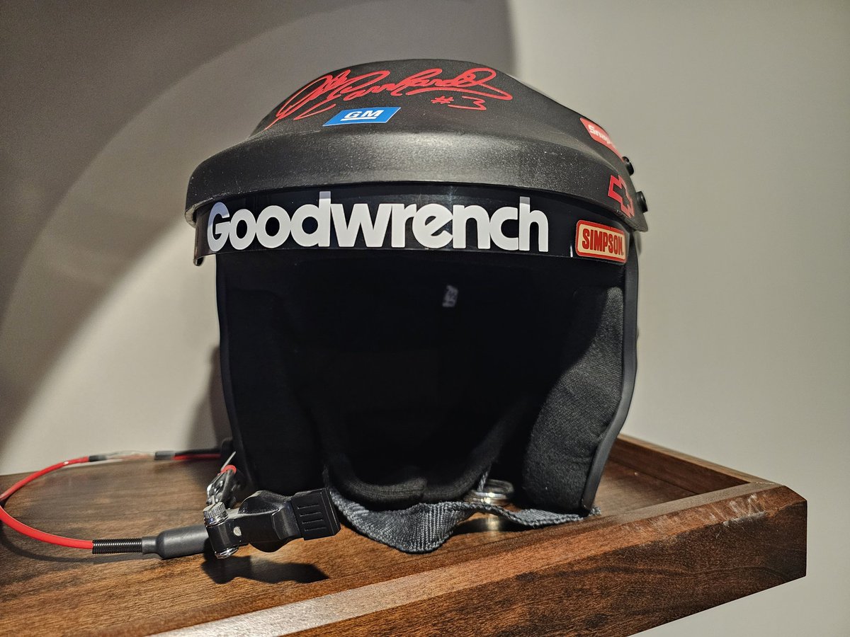 MattDeLuca3's tweet photo. @DaleJr Wanted to share a couple of awesome collectibles of your dad that I feel are pretty rare. The autograph goggles I mounted in a shadow box and were part of a random race used memorabilia insert from that years Press Pass trading cards. I've never seen another like it. https://t.co/il1f9P7bIt