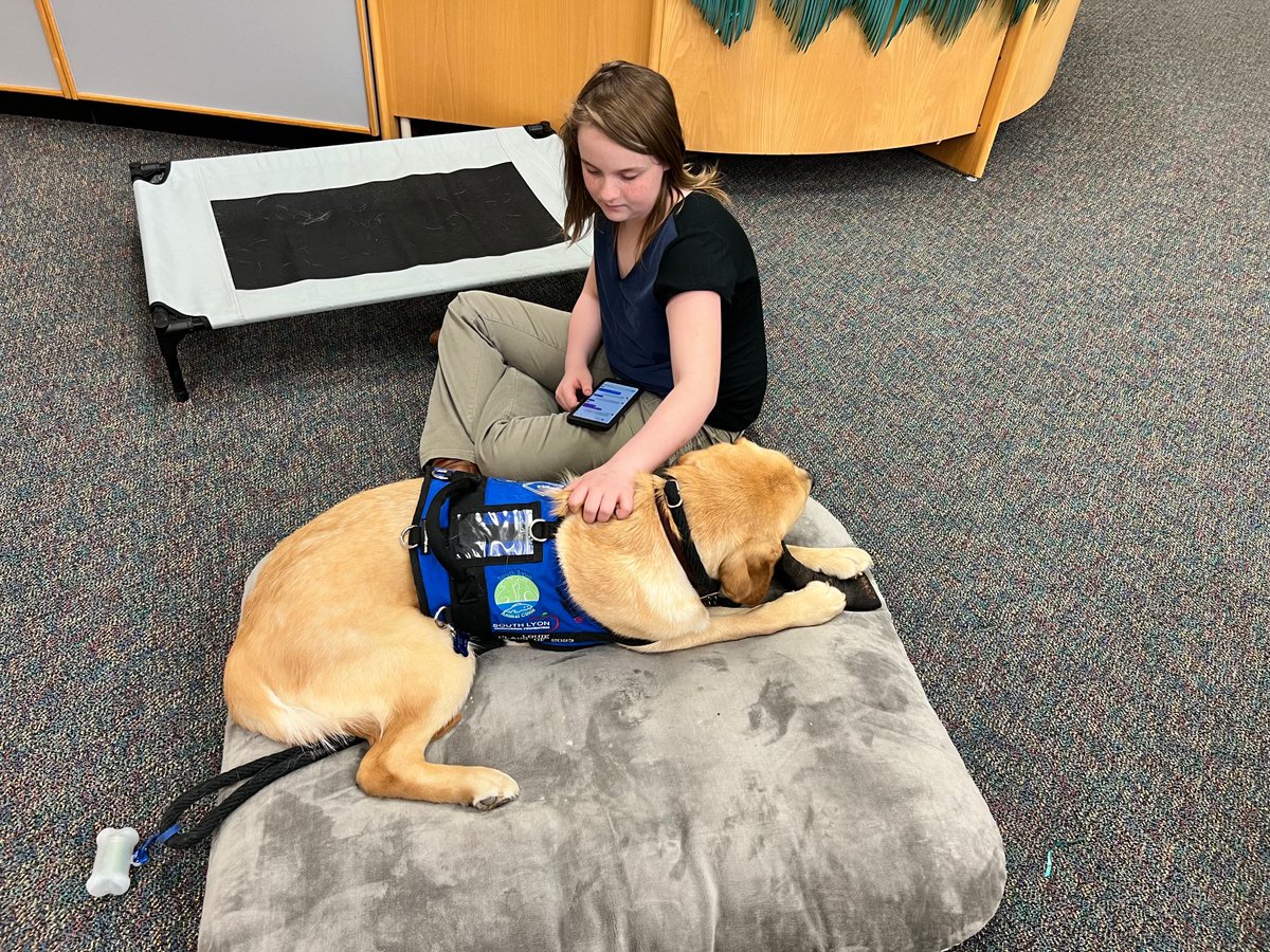 MrsPitzerMMS's tweet photo. Our students love having Louie here everyday! #mmsmustangs https://t.co/q4iSNJxvRO