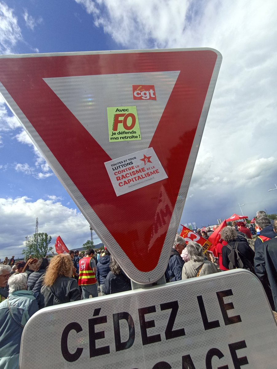 GRsudest's tweet photo. Plus de 1500 personnes présentes aujourd'hui à Montélimar !! #greve13avril #greve #manifestation https://t.co/OCrtokEItD