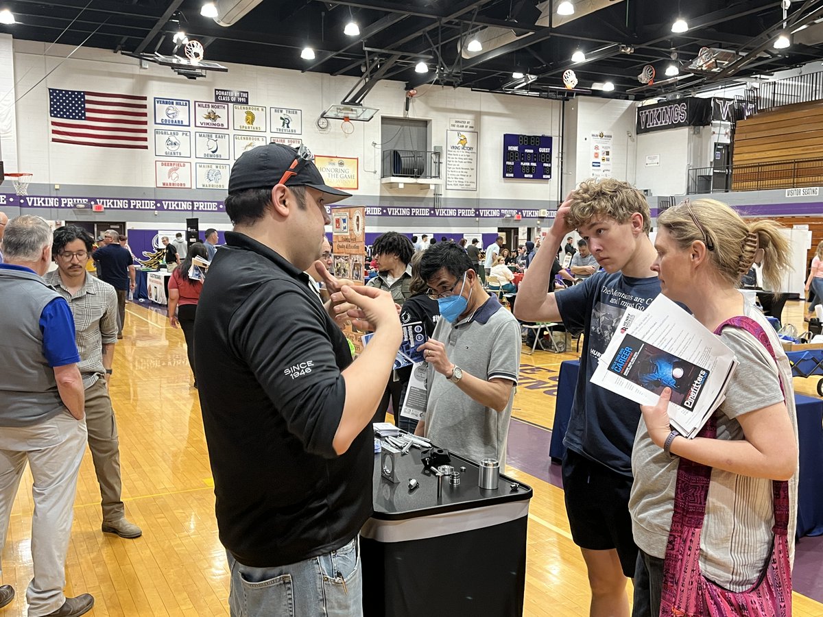 SchultesMfg's tweet photo. We had a great time last night meeting with potential future #Schultes Team Members at the 3rd Annual FOCUS ON YOUR FUTURE event at @NNVikings! Thanks for hosting us!

#manufacturing #cnc #cncmachining #manufacturingcareers #traininganddevelopment #opportunity #growth #careerfair https://t.co/3ER8BbkTZs
