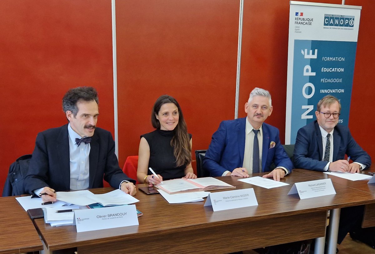 McMissir (@mcmissir) on Twitter photo ✅ 1️⃣ere convention de région académique entre <a href="/reseau_canope/">Réseau Canopé</a> et la Région académique Grand Est:
🙏 aux Recteurs <a href="/RLaganier/">Richard Laganier</a> @OlivierBrandouy <a href="/OlivierFaron/">Olivier Faron</a> pour leur confiance.
Une convention pour « répondre ensemble aux enjeux colossaux de la formation » souligne <a href="/RLaganier/">Richard Laganier</a> ✅ 1️⃣ere convention de région académique entre <a href="/reseau_canope/">Réseau Canopé</a> et la Région académique Grand Est:
🙏 aux Recteurs <a href="/RLaganier/">Richard Laganier</a> @OlivierBrandouy <a href="/OlivierFaron/">Olivier Faron</a> pour leur confiance.
Une convention pour « répondre ensemble aux enjeux colossaux de la formation » souligne <a href="/RLaganier/">Richard Laganier</a>