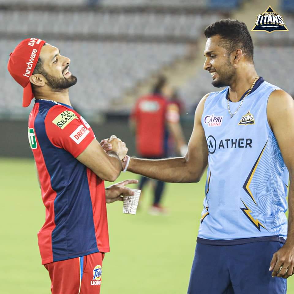 FdoUpanetha's tweet photo. Friendship 💛 Dassa Vs Raza https://t.co/4LwcpceZZx