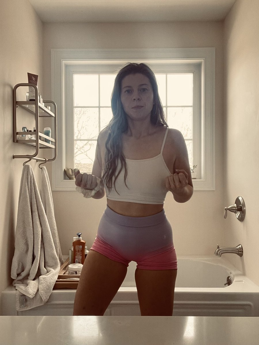KKatchman's tweet photo. Leaning out for the summer 💪 https://t.co/5YZlzkJ4Pm