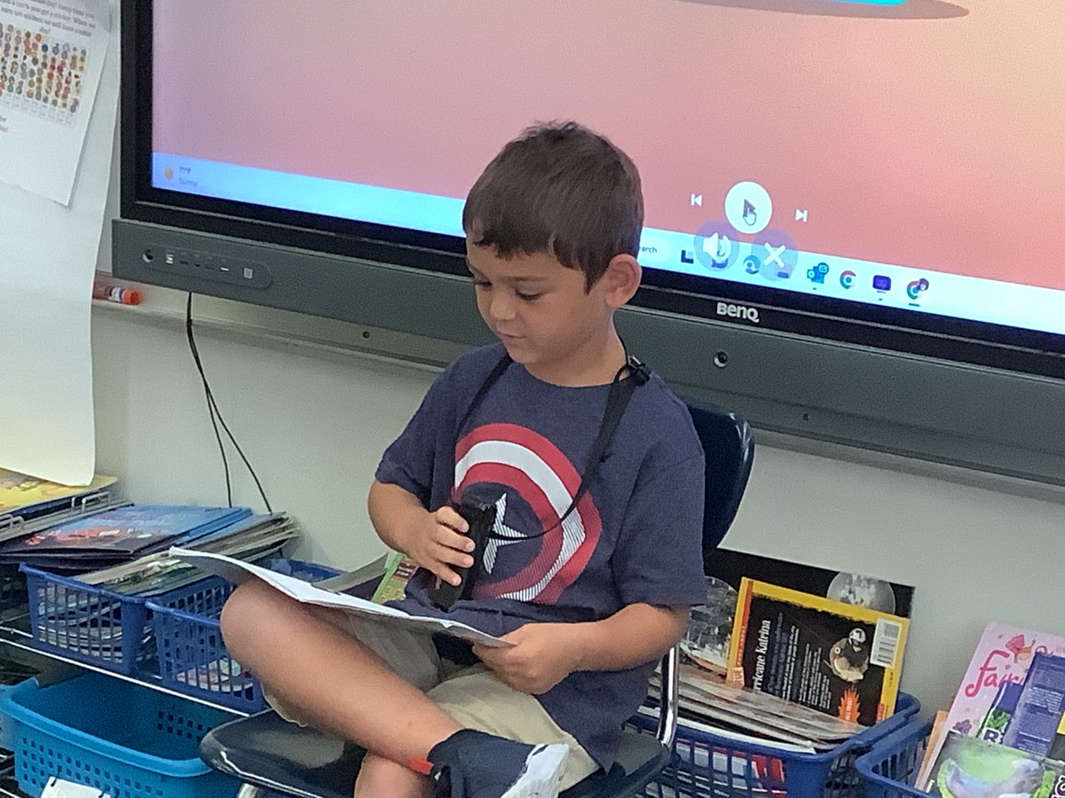 FirstAtBat's tweet photo. I love celebrating reading, and it is especially exciting when it is a brand new reader. This young man (a kinder kid) was brave and came and read to our 3rd graders. He did amazing! #celebrateLPS @CitrusSchools #newreader https://t.co/8N9QkZU8Nf