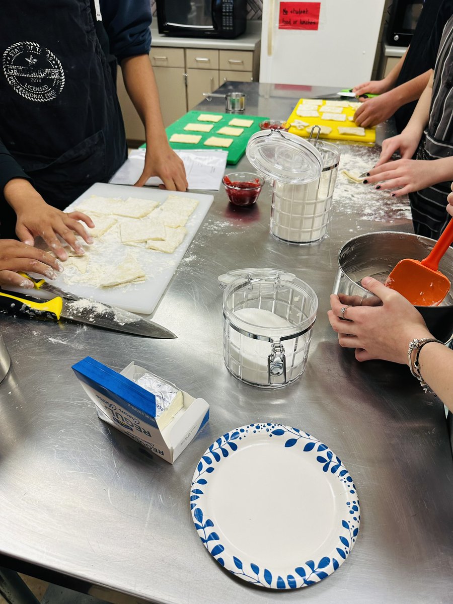 JCarterFCS's tweet photo. Puff Pastry with fruit and cream cheese filling in the making!
No one does it like our WARRIORS!💜 #introtoculinary
@melg2005 @rladinosFCS @WarrenNisd @NISDWarren @warrenfcs https://t.co/AYks0MOUr2