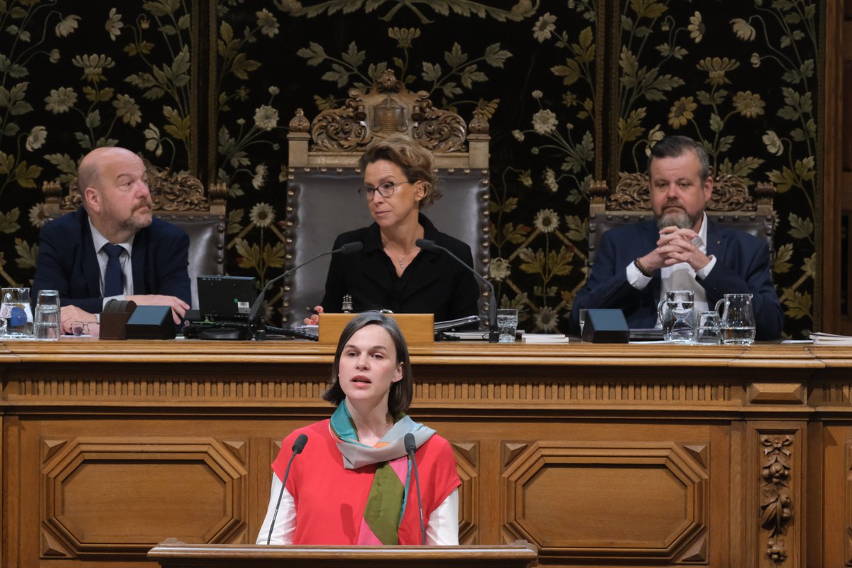 buergerschaftHH's tweet photo. Bezahlbarer Wohnraum, Aufarbeitung des NSU-Komplexes, Obdachlosigkeit und Klimaproteste. Eindrücke aus der Sitzung der Bürgerschaft am Donnerstag. 1/3 https://t.co/YuB2lyFbt9