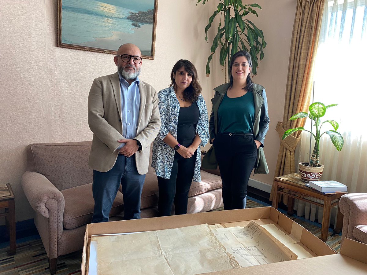 uvalpochile's tweet photo. Facultad de Derecho fue parte de investigación colaborativa entre universidades del CRUV sobre rescate de valor patrimonial de edificios fundacionales. Los detalles en la nota https://t.co/TLI8M4fuCN #LaUVenMovimiento #MeGustaLaUV https://t.co/3ShxhVcmIv