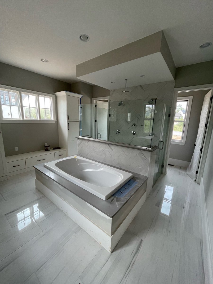 jwrightbuilding's tweet photo. Get a sneak peek of our latest custom home in Ross Bridge! 😍🏠 

From stunning architecture to luxurious finishes, this home is truly one-of-a-kind. Stay tuned for more updates on this beautiful masterpiece! https://t.co/DqH4W1cOhU