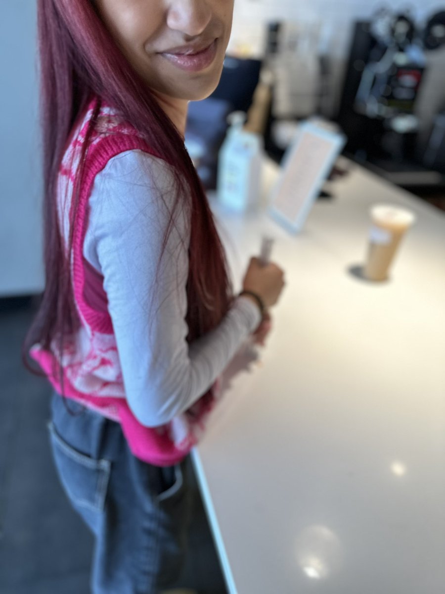 uhmitsjade's tweet photo. pictures by Liam LMAO https://t.co/jjeygqiJ0w