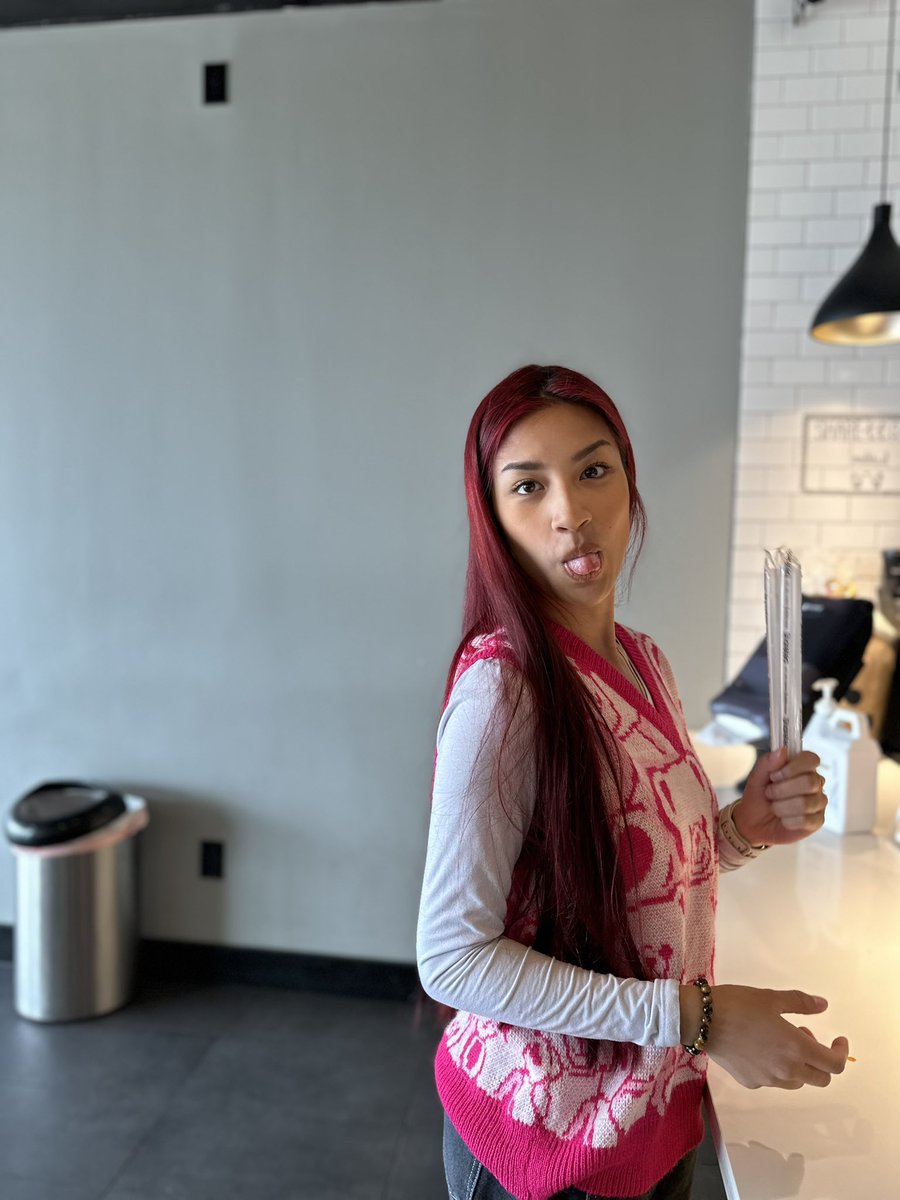 uhmitsjade's tweet photo. pictures by Liam LMAO https://t.co/jjeygqiJ0w