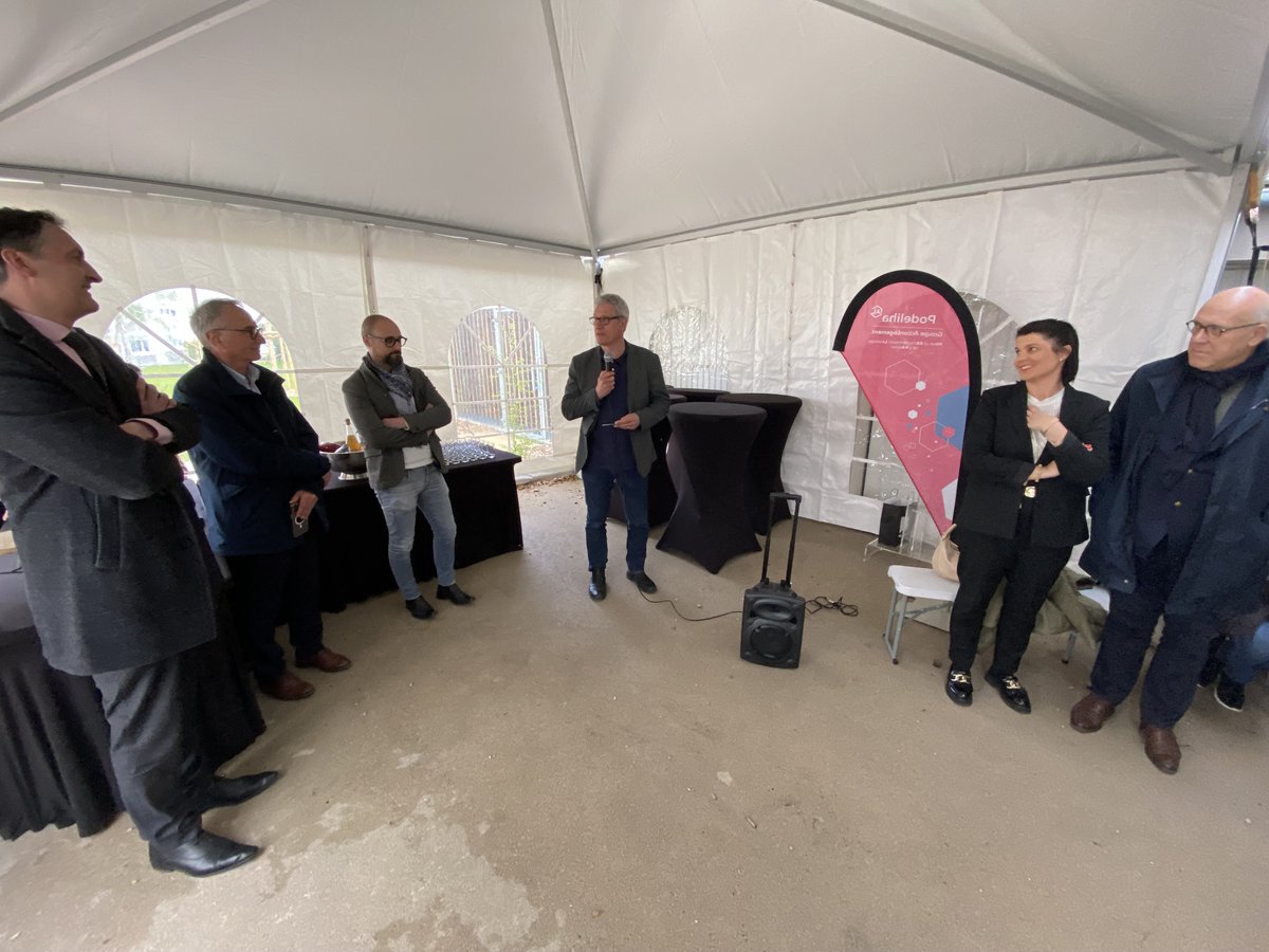 | 𝗜𝗻𝗮𝘂𝗴𝘂𝗿𝗮𝘁𝗶𝗼𝗻 ✂️ |
🏡 Quartier Belle-Beille à #Angers, la résidence La Ballue a été inaugurée suite à la réhabilitation de ce bâtiment de 60 logements, labellisé #BBCRénovation.

En savoir + sur la réhabilitation de La Ballue 👉 bit.ly/41oPLZf