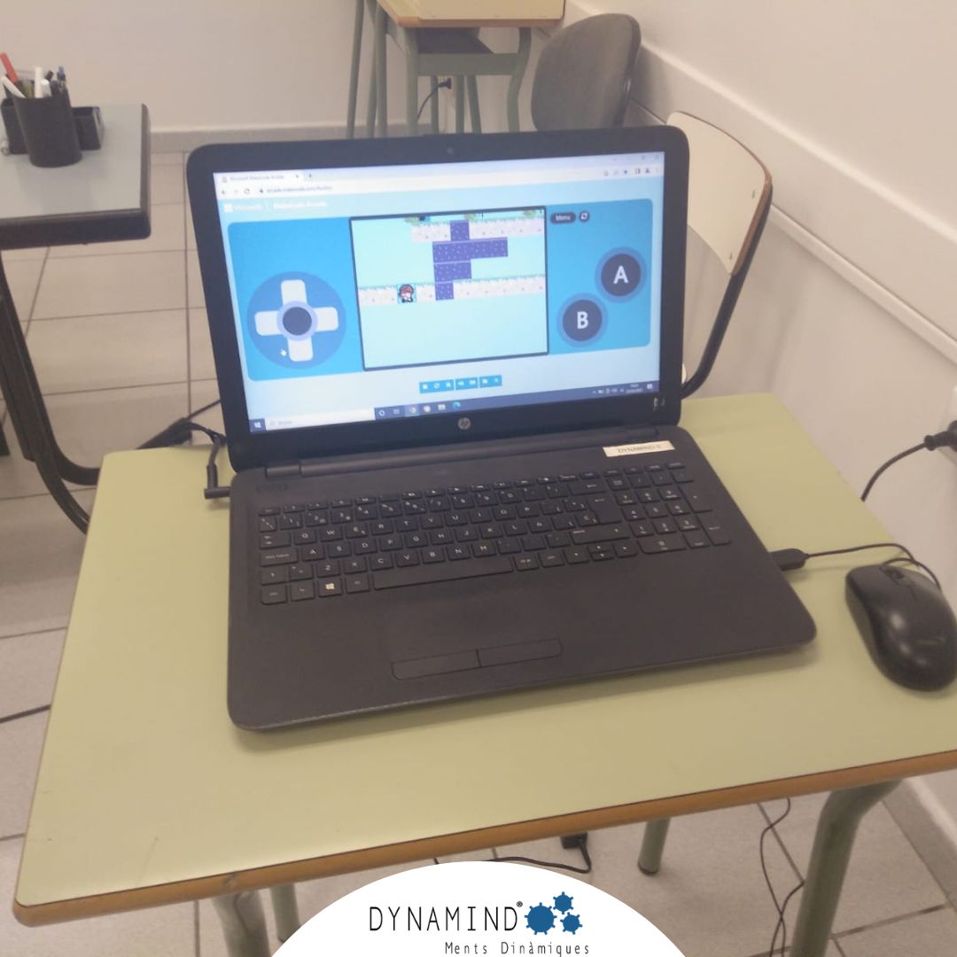 DynamindMD's tweet photo. A la nostra acadèmia de Robòtica estem treballant la programació de videojocs amb #MakeCodeArcade.

Aprenem a dissenyar diferents videojocs amb aquesta plataforma, des de la programació fins el disseny dels personatges i el fons.

#Dynamind #AprènambDynamind #MakeCode #Arcade https://t.co/0uufFB0CpL