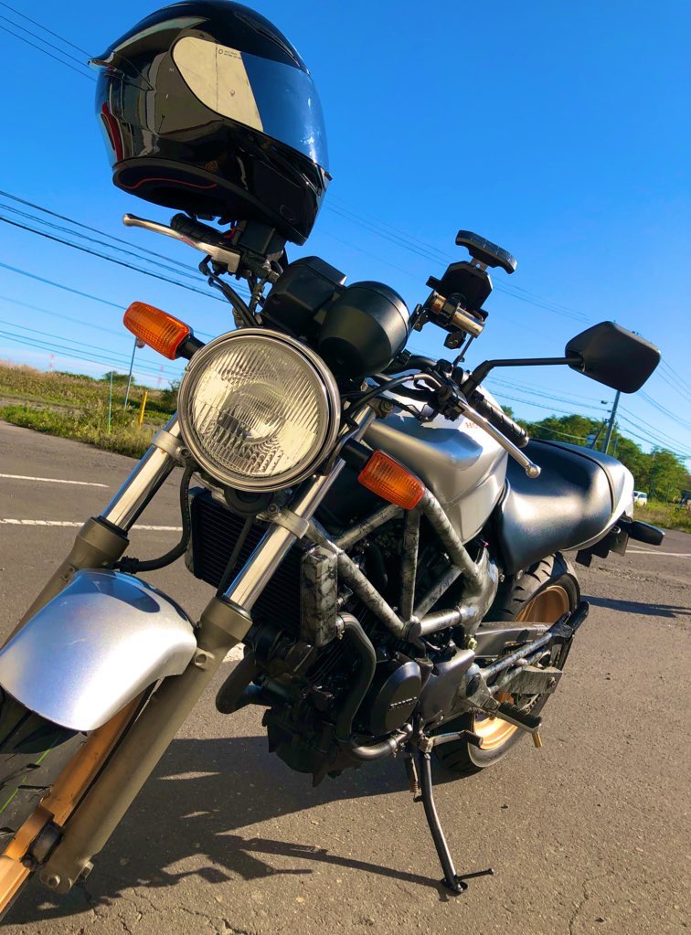 buho_olw's tweet photo. バイク初心者です🔰

名前 :Re
性別 :♀
住み :札幌
車種 :VTR250
年齢 :30前半
好き : お酒 / 食べる / 音楽

新米でのんびり走るのが好きです🙆‍♀️✨
右も左もわからない状態ですのでお手柔らかに🙇🏽‍♀️

#バイク乗りと繋がりたい
 #バイク乗りとして軽く自己紹介 
 #バイク好きと繋がりたい https://t.co/54nlSdGFvf