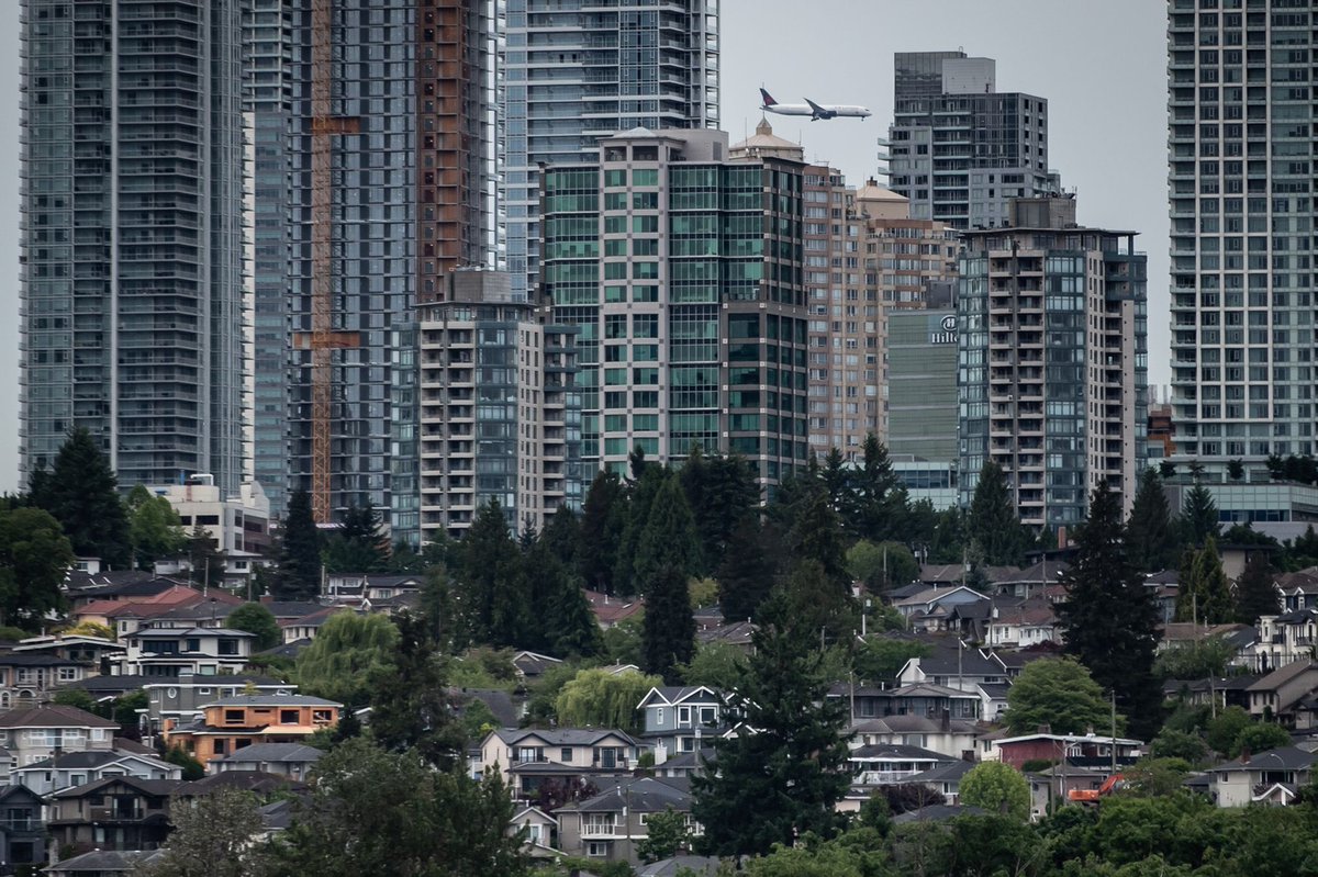 harperpei's tweet photo. Canada’s housing and immigration policies are at odds https://t.co/rDqoeWiFRC https://t.co/xUKa2lhXJW