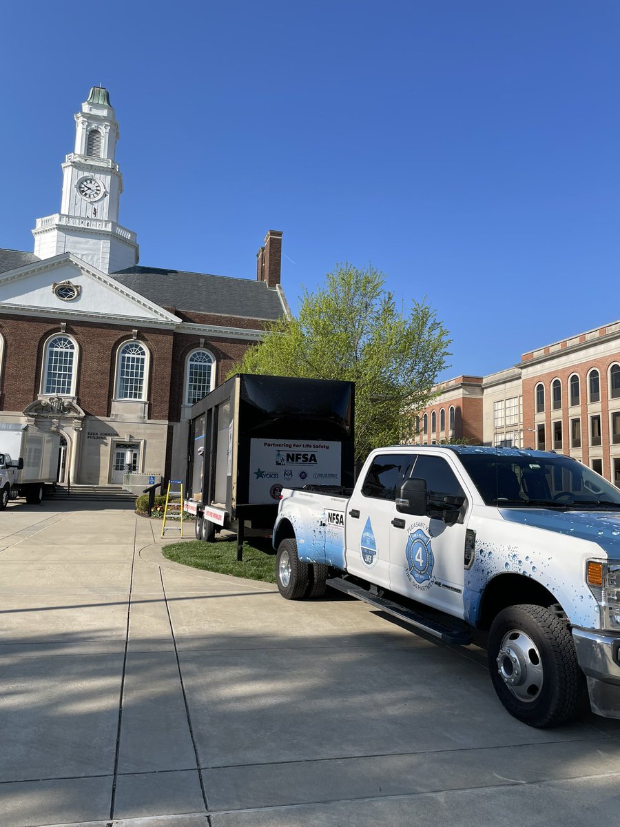 chiefrays's tweet image. Exciting to be part of the @eku Student Government Assoc. Day. Thanks @NFSAorg @EKUFire @RichmondFD for making it happen. #fastestwater @WKYT with us for coverage. Thanks @lucybrysonWKYT for spreading the safety message.