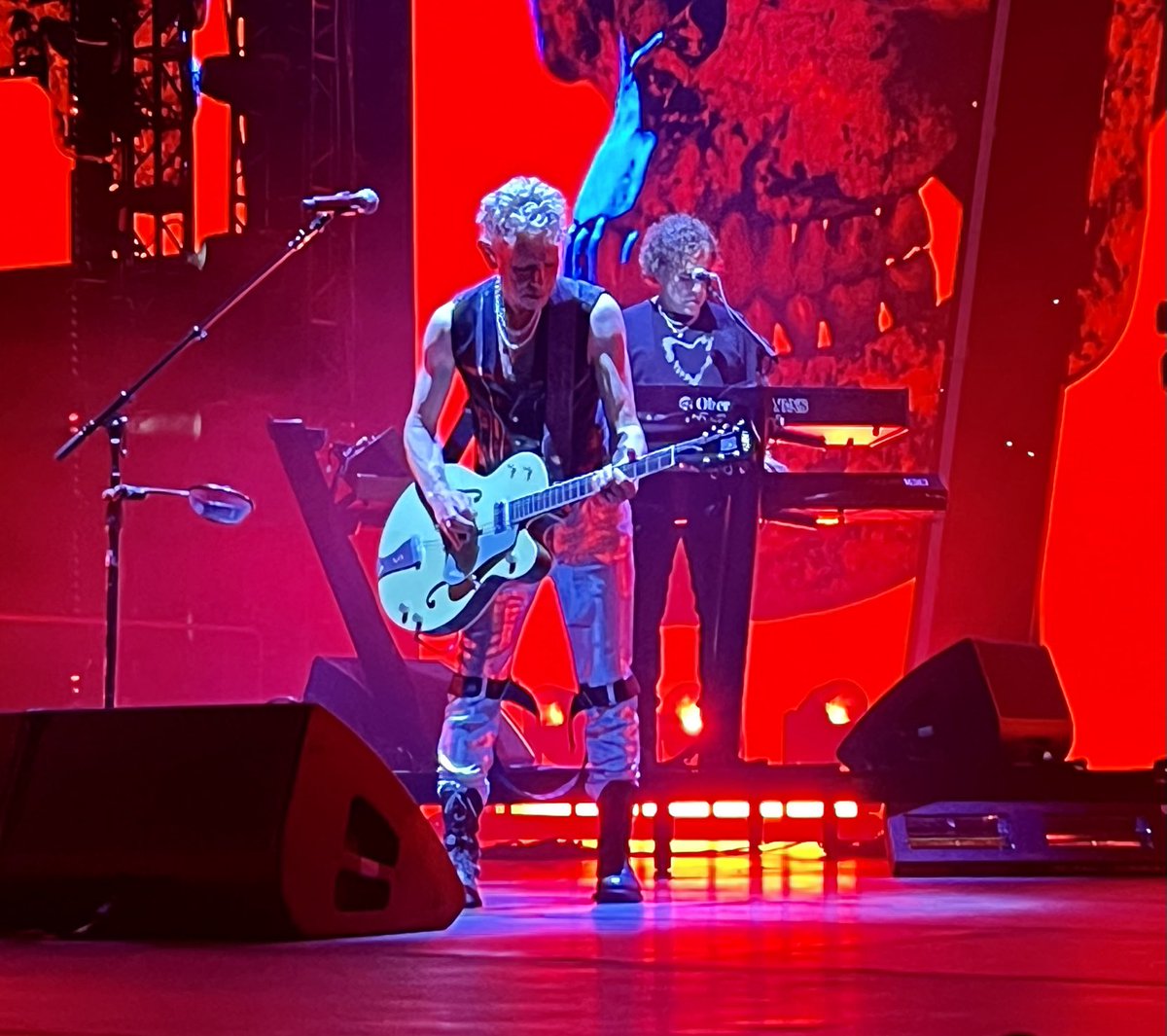 flighthalo's tweet photo. Great show in Montreal! On to New York! #depechemode #mementomori #depechemodevip #montreal #mementomoritour #superpuff #devotee https://t.co/X3T9pXtLjd