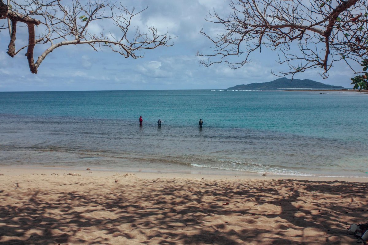 StudioKokok's tweet photo. At Candelaria Beach Resort: Fishermen.

Camera: Canon 450d
Lens: Super-Takumar 28mm 3.5f

#Travel #Photography #TravelPhotography #CanonPhotography #Philippines #CamarinesNorte #Bicol #Paracale #PulangDaga #Lakbay #Pilipinas https://t.co/YyREjD8UeP