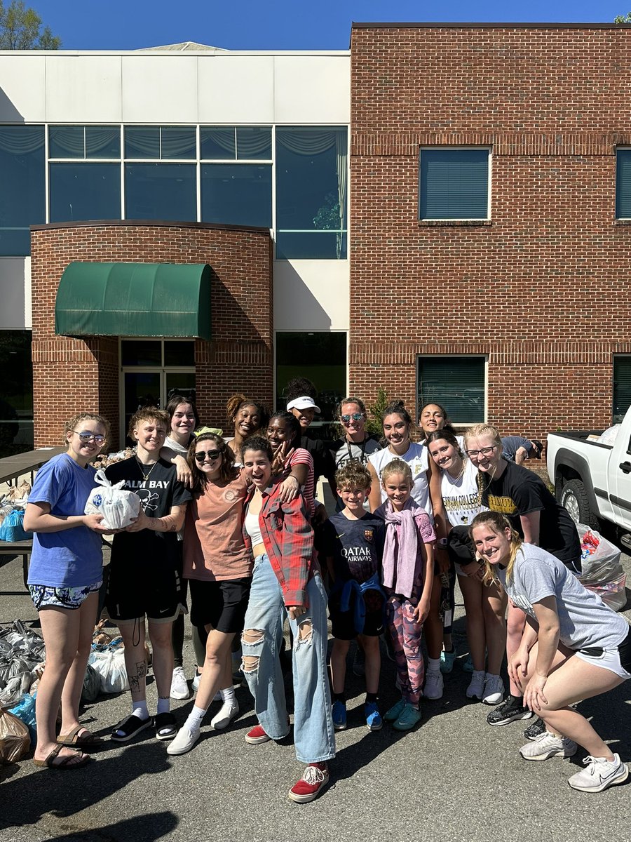 FerrumWBB's tweet photo. Ferrum College Day of Service 2023! 🐾
Today we packed 120 backpacks for Ferrum Elementary School 🎒
#ForgedAsOne https://t.co/tj3K6UWD9q
