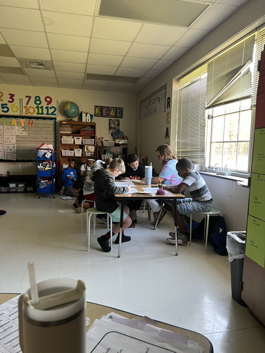 msshaverfourth's tweet photo. Another reason to love coteaching- you can fit in double the amount of writing conferences in a session. Love working with my friend Mrs. Macrow!!! https://t.co/ALWdoNbQNX
