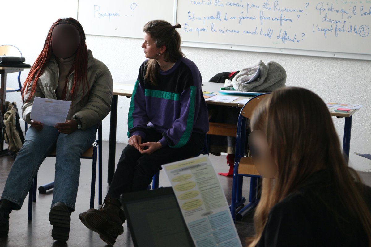 Graines2philo67's tweet photo. Formation des lycéen•nes  à la discussion à visée philosophique au collège/Lycée Jean Monnet: nos futur•es animateurices philo vont animer deux ateliers avec les classes de sixième: bonne chance à elleux! https://t.co/UinL49NbMH