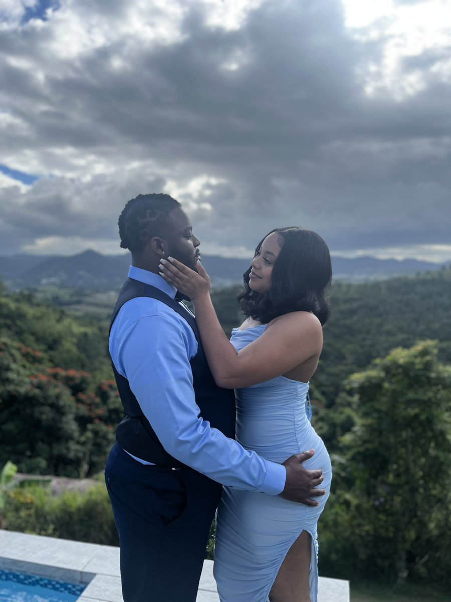 brree__'s tweet photo. We met in our college cafeteria lol. We are from two completely different sides of the country and met in the middle (he’s from FL, I’m from CA, and the college was in KS). Graduated college last year together and Sep 14th will be our 5th year together. https://t.co/F1FnEn8Ikw