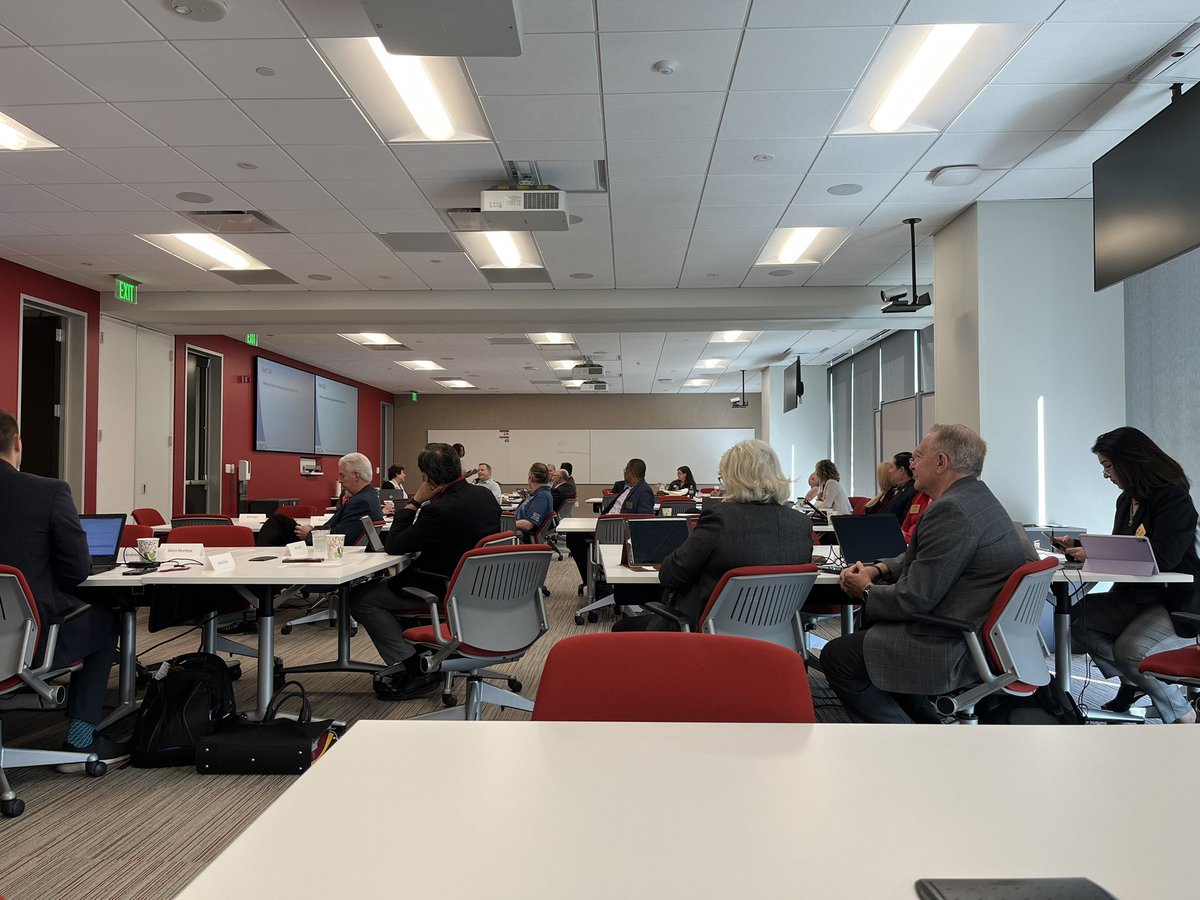 shannonjgregg's tweet photo. Kicking off the University Sales Center Alliance meeting with a bang this morning! The #USCA2023 is a collaborative approach to advancing the sales profession through teaching, research, and outreach. https://t.co/g9f6aG0WBc