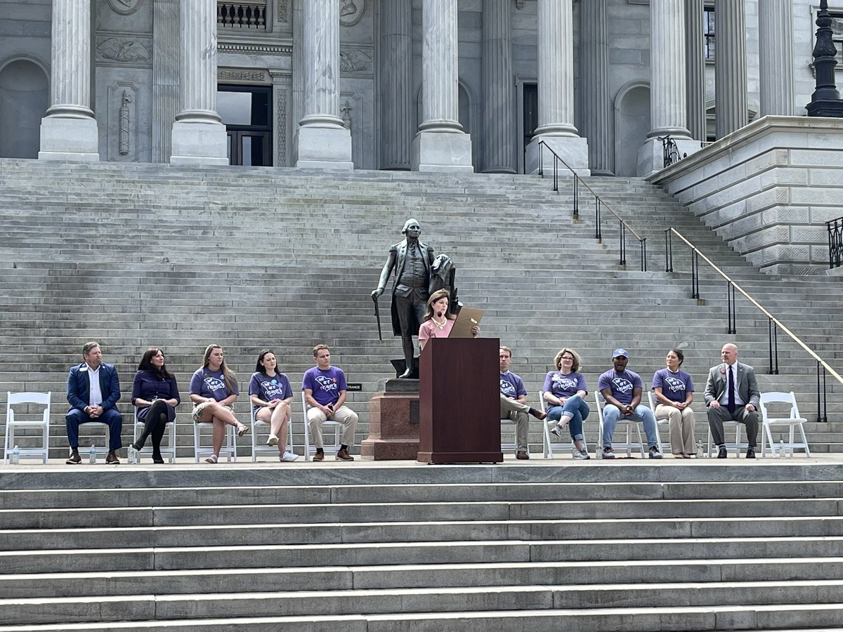 leewilliams93's tweet photo. Lt. Gov. Pamela Evette reads declaration by Governor McMaster making April 15th Collegiate Recovery Day. https://t.co/ZUHd0DrP1J