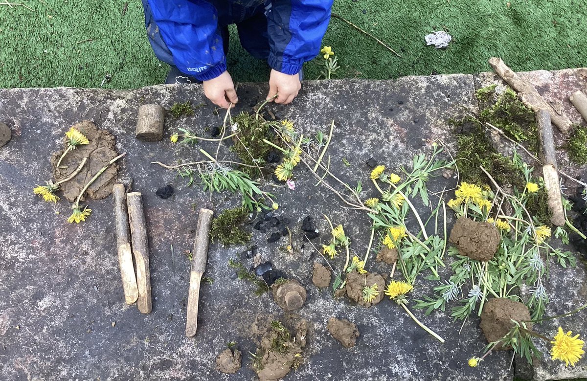 snap_forest's tweet photo. The sun rays through the trees were truly welcomed this morning as we got our fingers messy.  Clay, charcoal, dandelions, lavender, moss - the opportunities were endless. #messyhands #splat #bigcanvas https://t.co/kKD1ozQkh7