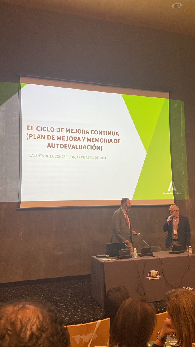 mayalamontero's tweet photo. “Plan de mejora y memoria de autoevaluación “ @fernandoriosgon 
De ser 👉Proceso participativo 👈 y ser base de todo proceso de innovación educativa 
Jornada FormAccion @tu_cep @EducaAnd @FormacProfAnd https://t.co/HWXLShAX9M