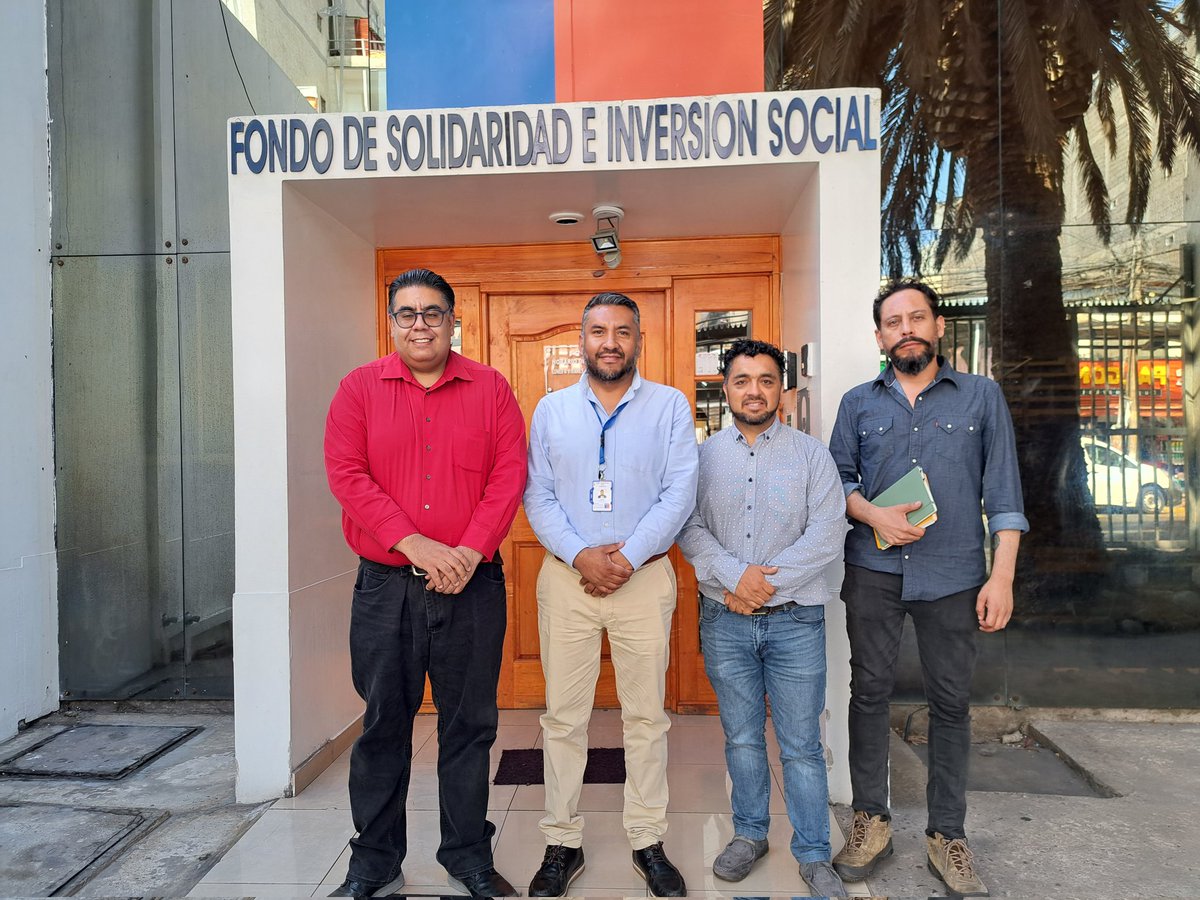 SENDA_Antofa's tweet photo. Porque nos importa la integración social en el proceso de recuperación de las personas en tratamiento por consumo de alcohol y otras drogas el director de SENDA @NestorMaizares se reunió con el Director @Fosis_Antof David Castillo para generar 🤝 de emprendimiento https://t.co/odm7HkT36L