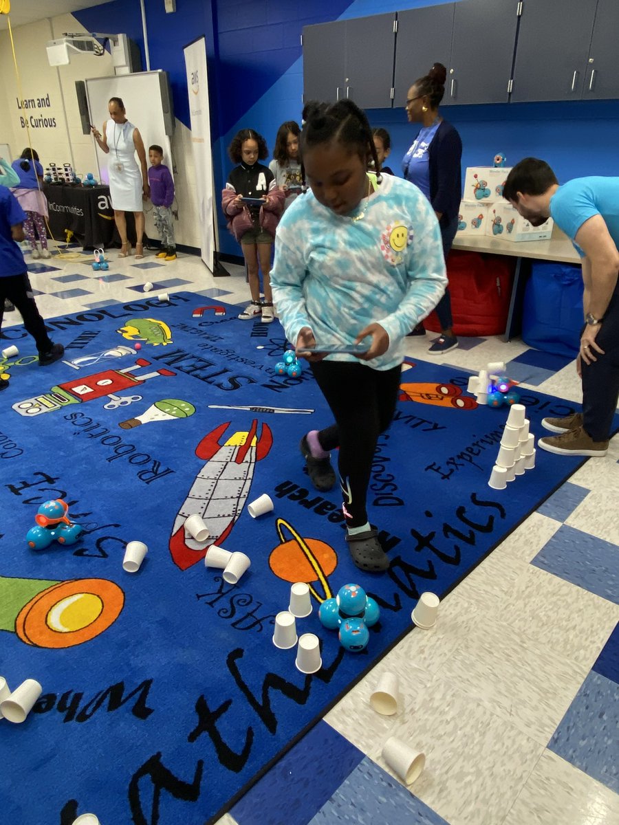 We are “Thinking Big” <a href="/RiverOaksPWCS/">River Oaks ES PWCS</a> for the AWS relaunch of the Think Big Space that allows students to be innovators, critical thinkers, and visionaries. We have robots, astronomy, coding, and so much more to explore! Thank you <a href="/awscloud/">Amazon Web Services</a> for generously investing in our young