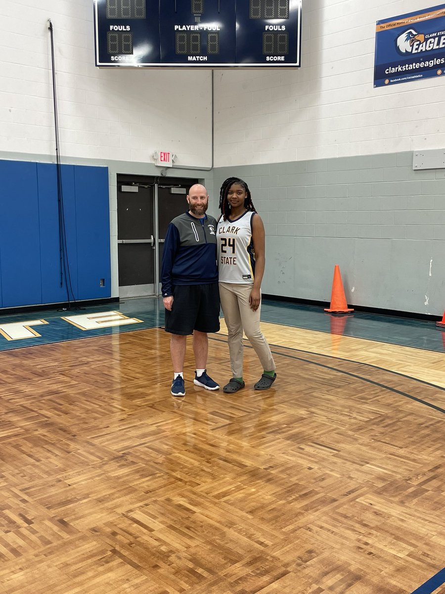 Had a great time having Shamarie on campus yesterday for a visit. This young has a bright future ahead of her. Oh yeah she does look good as an Eagle 🦅 #familyfirst #buildthefuture