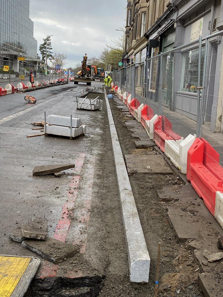 Day 12 CCWEL Haymarket Terr Closure. Diverted vehicles 84,000, BBeatty contractors 11, SGN 3, kerbs laid 100m, cars driving wrong way up one way streets 3, blocked gullys sorted 1 <a href="/Edinburgh_CC/">The City of Edinburgh Council</a> <a href="/balfourbeatty/">Balfour Beatty</a> <a href="/SGNgas/">SGN</a> @cllrcammyday <a href="/FinlayMcF/">Cllr. Finlay McFarlane</a>