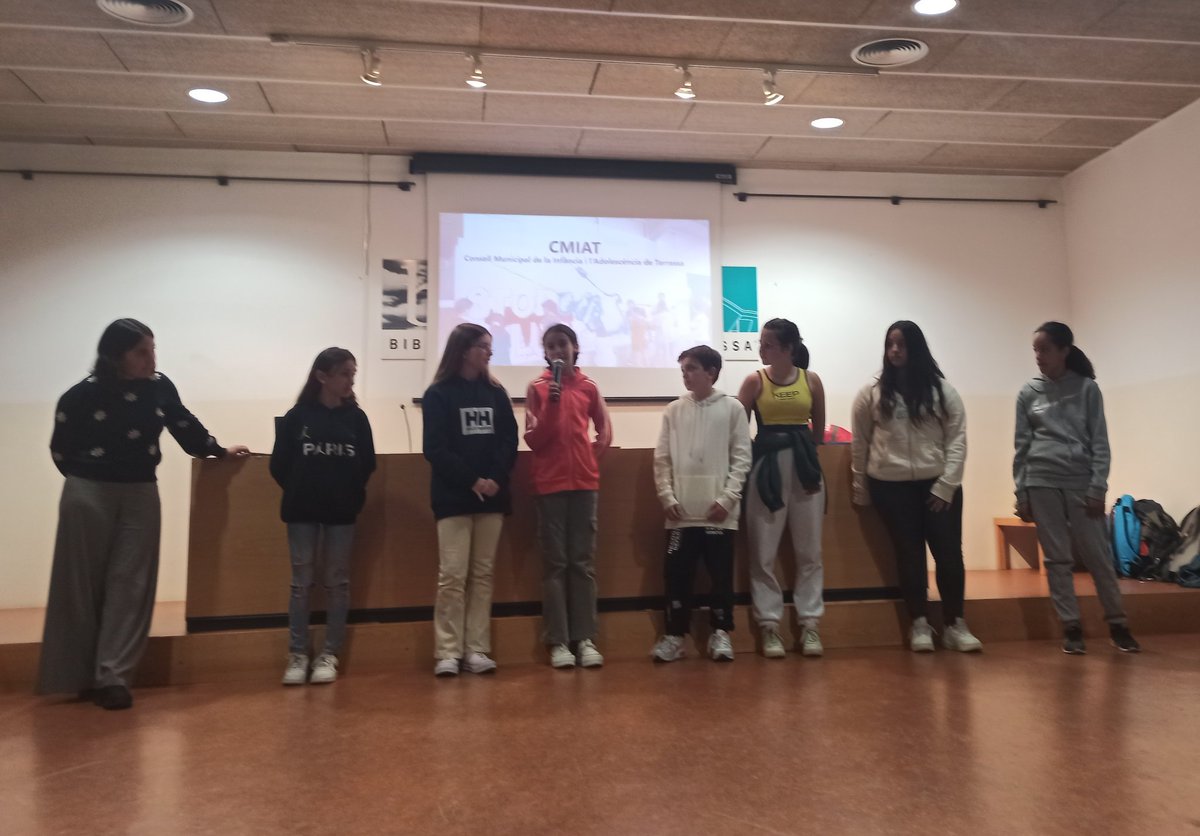 PoliciaTrs's tweet photo. Durant la jornada s'han dut a terme diverses dinàmiques i conferències on s'han posat de manifest eines i recursos per lluitar contra l'assetjament escolar, on també han participat representants del #CMIAT https://t.co/3N1vUekYK9