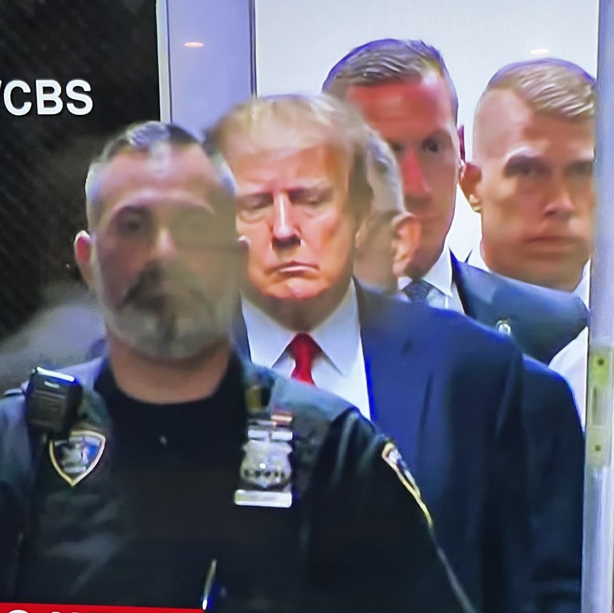 NoLeniencyJan6's tweet photo. @LauraLoomer I like presidents who weren’t captured… https://t.co/Lr2WuvWSz6
