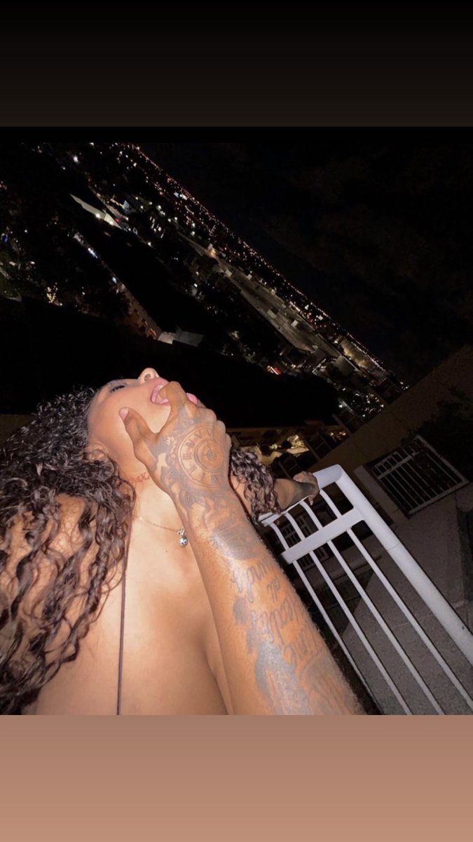 _vvxii_'s tweet photo. fly n slut me out 🤭 https://t.co/BgNEOEV0jh