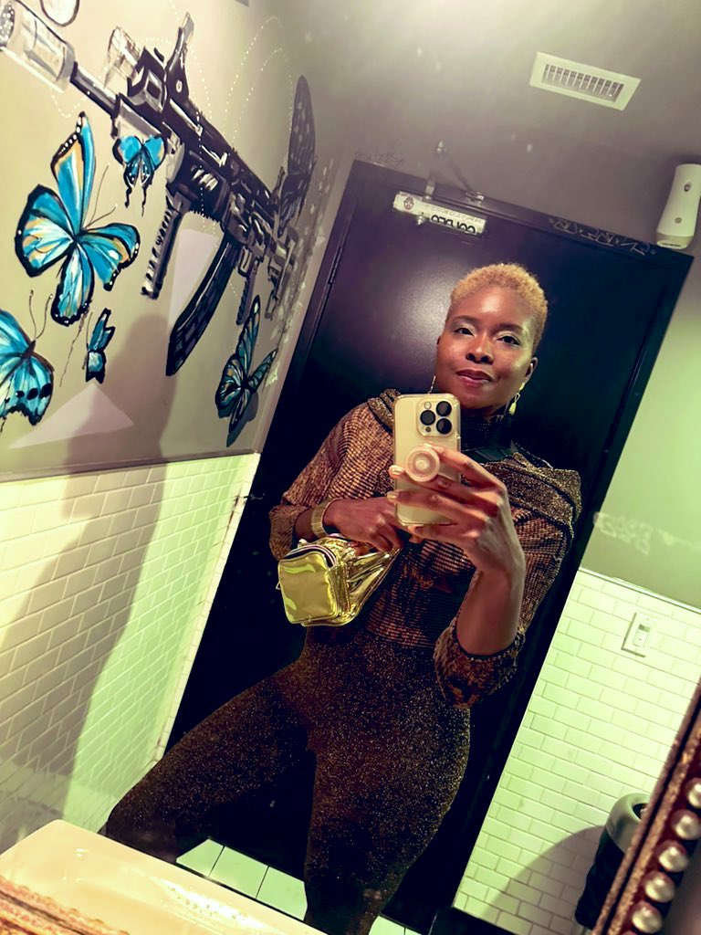 metadocpeace's tweet photo. GM GM ✨ Your best is enough. Keep getting it going with this midweek reminder #LetsFlowGOLD
Idleness is passiveness
Make forward moves intentionally
To become the YOU
You've envisioned
But this above all else,
Believe in yourself
How are you doing really? https://t.co/u7H77mU9xh