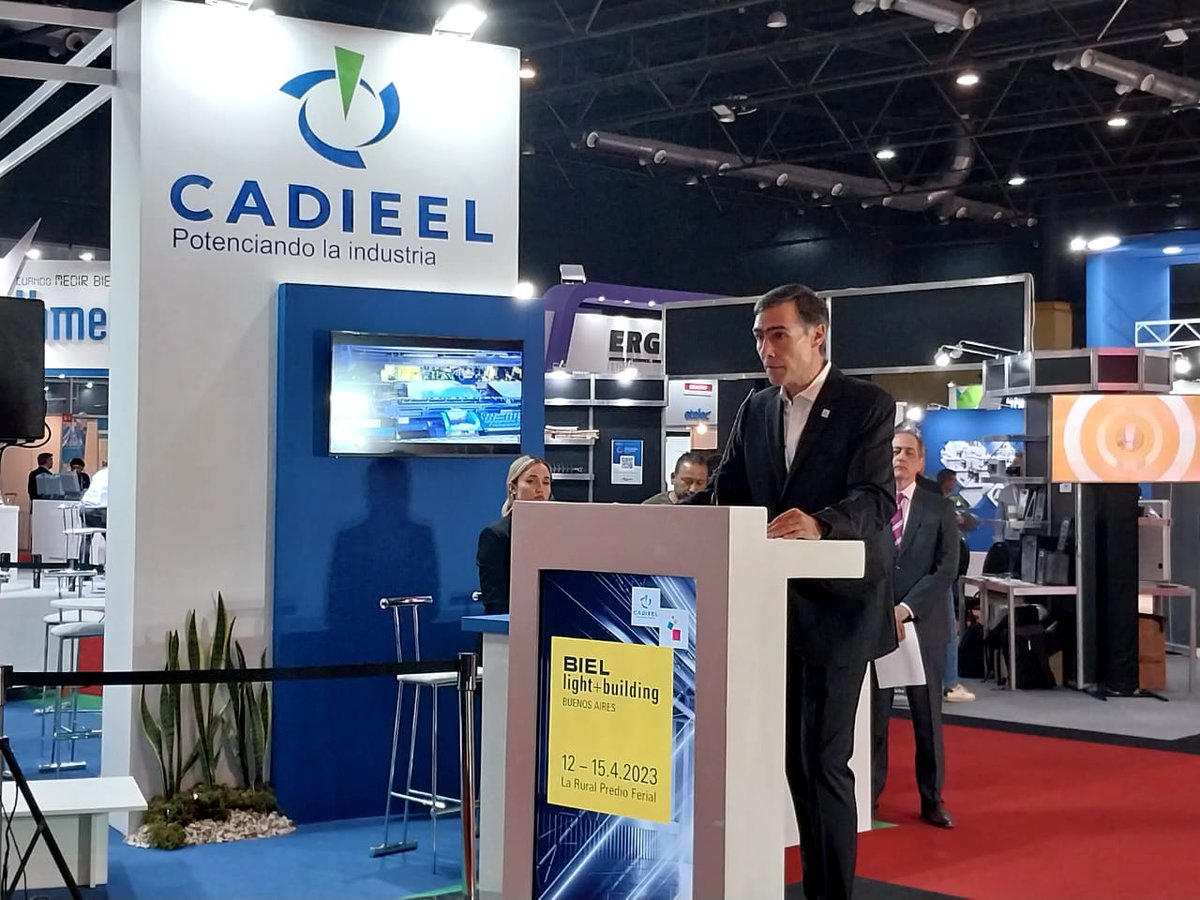 CadieelArg's tweet photo. BIEL Light + Building Buenos Aires. Acto de apertura de la Bienal Internacional de la Industria Eléctrica, Electrónica y Luminotécnica.
Por cuatro días, más de 120 industrias darán a conocer sus avances tecnológicos. https://t.co/DCIeT2vVZC