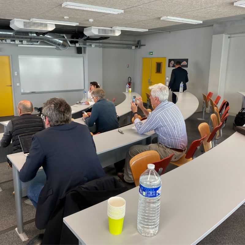 PBusinessAngels's tweet photo. 🔴 𝐋𝐈𝐕𝐄 ⎢ En amont du comité mensuel de Provence Angels, notre partenaire jaberson avocats ouvre le bal d’une après-midi pleine d’échange avec un workshop porté par Charles JAMET !

Retour en image sur les coulisses de ce moment d’échanges avec nos #BusinessAngels ⤵️ https://t.co/LuqFNmq8c3